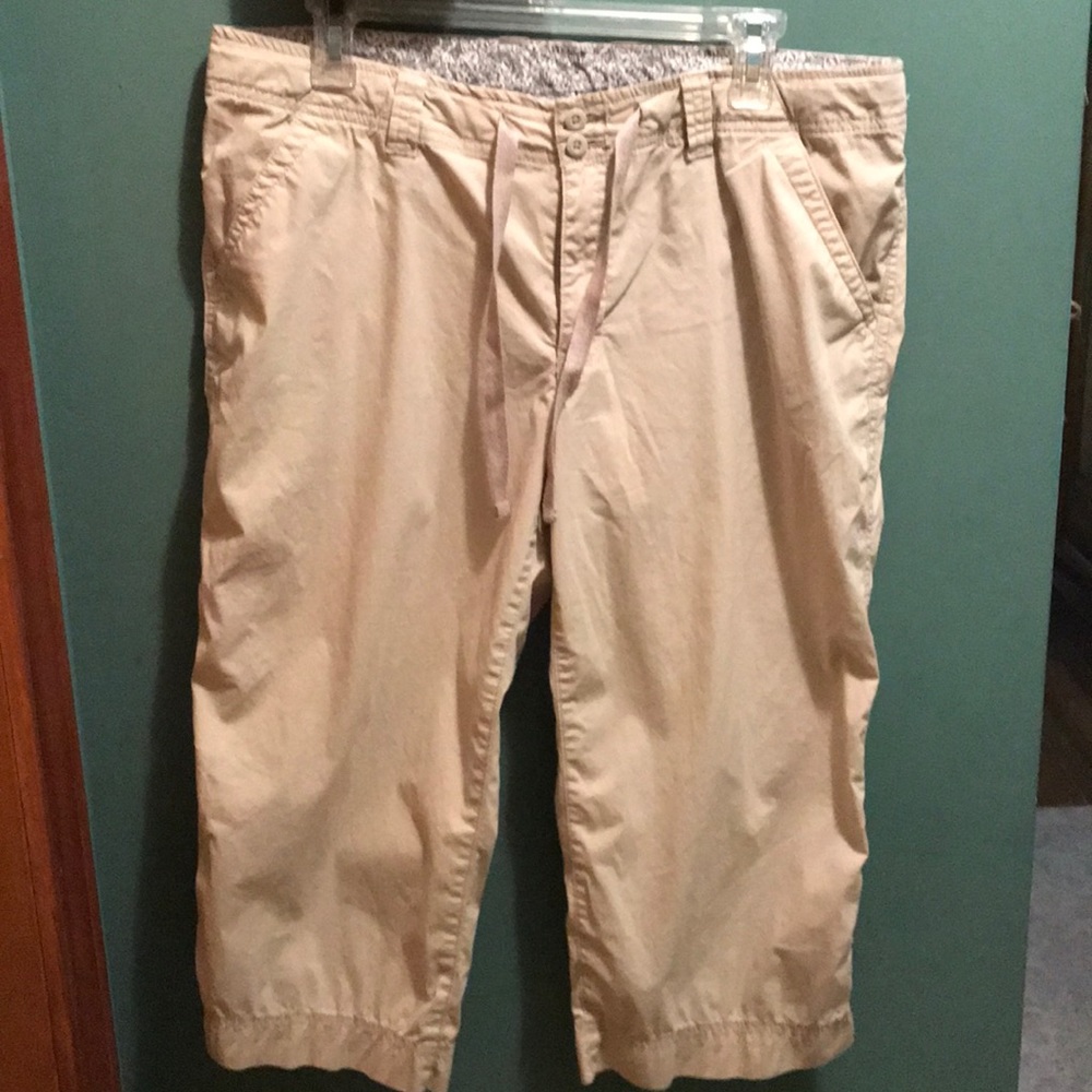 Khaki capris